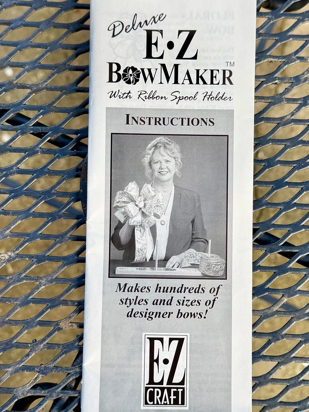 Deluxe E-Z Bow Wooden Bow Maker